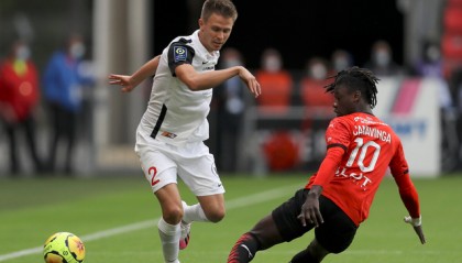  巴黎圣日耳曼续约天才中场遭截胡  