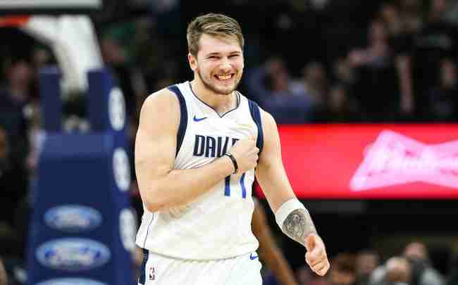  东契奇40+三双，独行侠逆风翻盘  