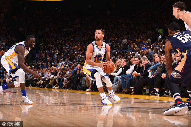  库里单场命中十二记三分，勇士主场大胜鹈鹕稳固附加赛席位